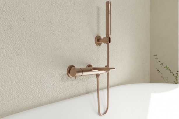 Hanaé brushed copper bath/shower mixer - top view