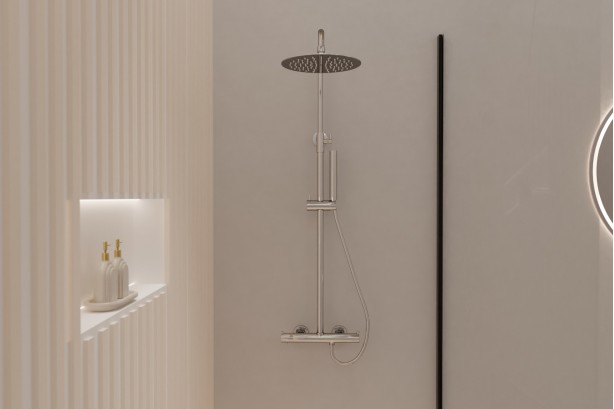 Hanaé shower column in chrome - front view