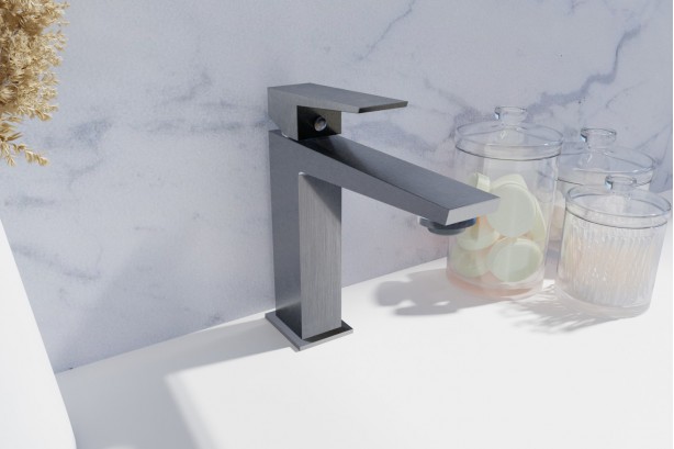 Grafik single lever basin mixer in gun PVD - front view