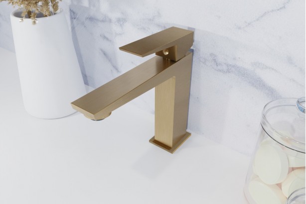 Grafik freestanding single lever basin mixer in brushed gold - top view