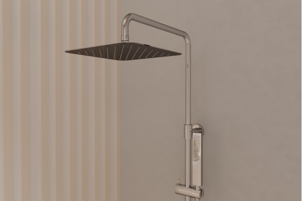 Figaro shower column in chrome - side view