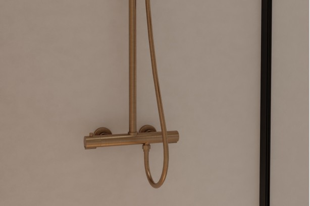 Figaro shower column in brushed gold - front view